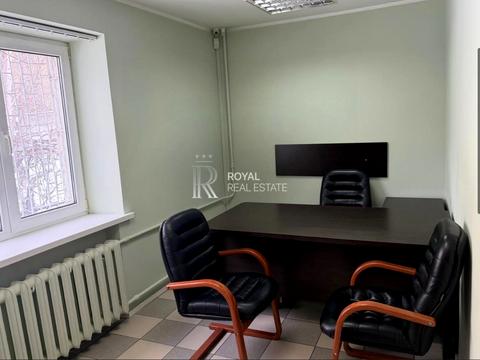 комерційна за адресою Межигірська вул., 54