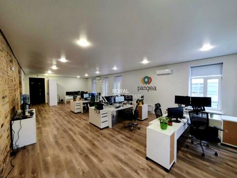 комерційна за адресою Межигірська вул., 3-Б