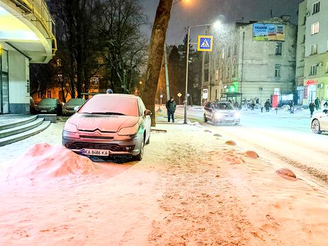 комерційна за адресою Гетьмана Мазепи вул., 35