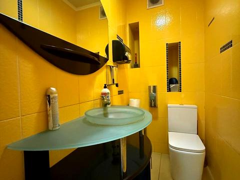 комерційна за адресою Євгена Коновальця вул. (Щорса), 32-Г