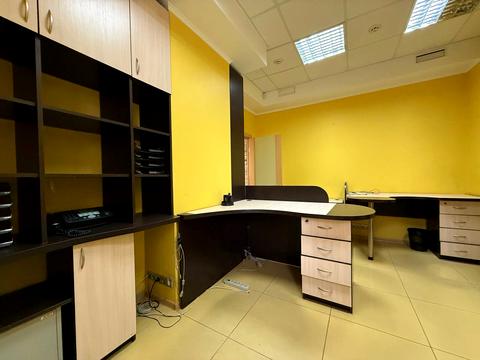 комерційна за адресою Євгена Коновальця вул. (Щорса), 32-Г