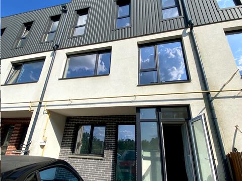 будинок за адресою Молодіжна вул., 10