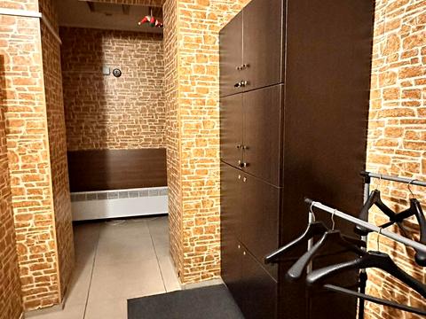 комерційна за адресою Антоновича, 150