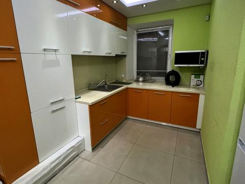 комерційна за адресою Київ, Ольжича вул., 5