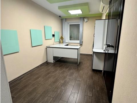 комерційна за адресою Київ, Ольжича вул., 5