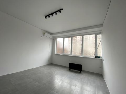 комерційна за адресою Федора Караманиць вул. (Ватутіна), 53