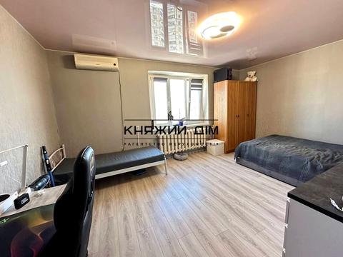 квартира за адресою Лариси Руденко вул., 21