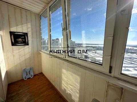 квартира за адресою Лариси Руденко вул., 21