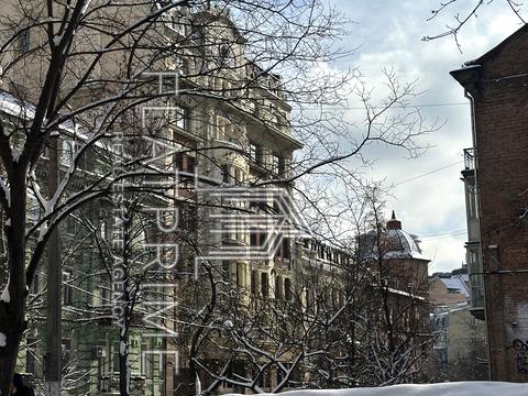 комерційна за адресою Гоголівська вул., 9-Б