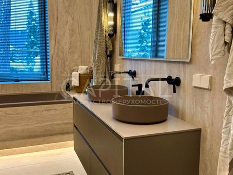 будинок за адресою Драгоманова вул.