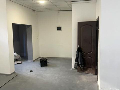 комерційна за адресою Приозерний бульв., 1