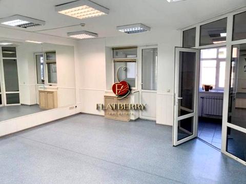 комерційна за адресою Турівська вул., 31