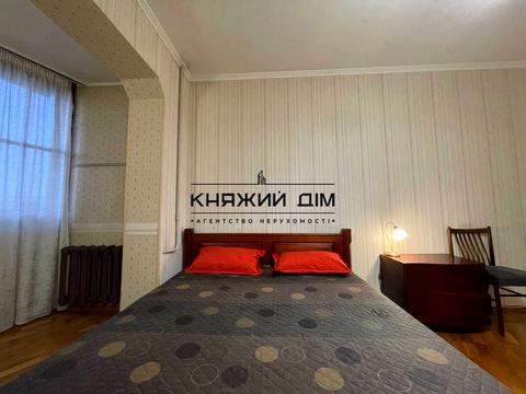 квартира за адресою Гната Юри вул., 6