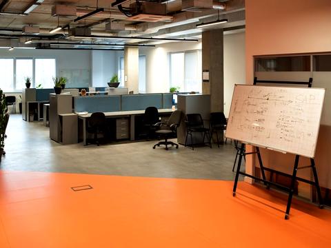 коммерческая по адресу Карла Мікльоша ул., 23