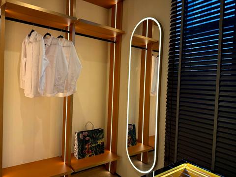 квартира за адресою Андрія Верхогляда вул. (Михайла Драгомирова), 17-В