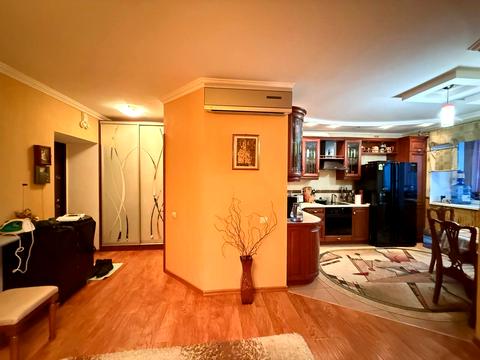 квартира за адресою Братів Горобців вул. (Дмитра Кедріна), 53-А