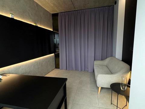 комерційна за адресою Жилянська вул., 68