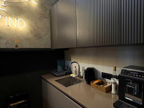 комерційна за адресою Жилянська вул., 68