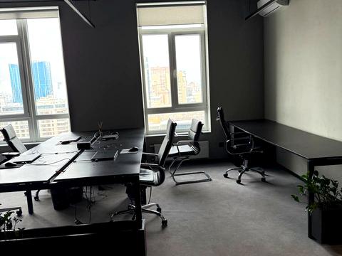 комерційна за адресою Жилянська вул., 68