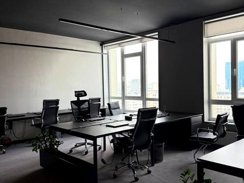 комерційна за адресою Жилянська вул., 68