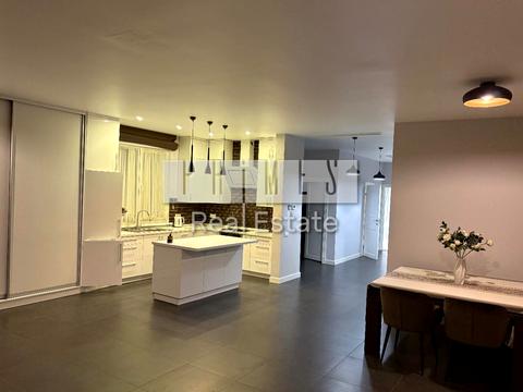 будинок за адресою комсомольська, 1