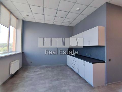 комерційна за адресою Польова вул., 24