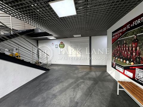 комерційна за адресою Звенигородська вул., 173