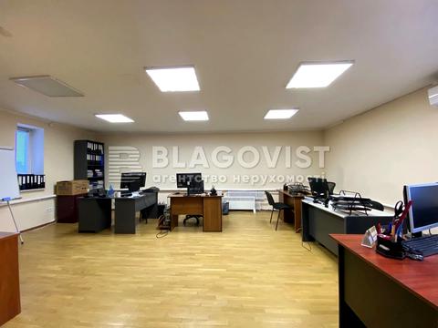 комерційна за адресою Святошинська вул., 4