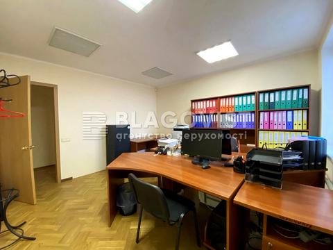 комерційна за адресою Святошинська вул., 4