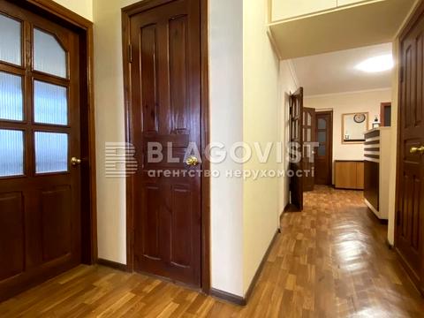 комерційна за адресою Святошинська вул., 4