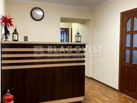 комерційна за адресою Святошинська вул., 4