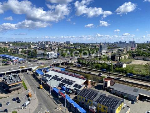 комерційна за адресою Святошинська вул., 4