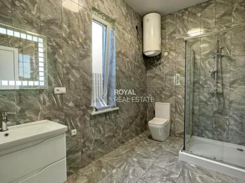 дом по адресу Вышгородская ул.