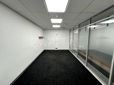 комерційна за адресою Київ, Спортивна пл., 10