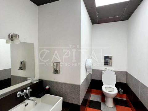 комерційна за адресою Київ, Спортивна пл., 10