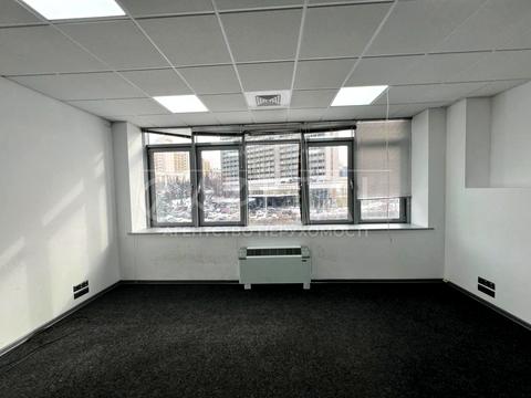 комерційна за адресою Київ, Спортивна пл., 10