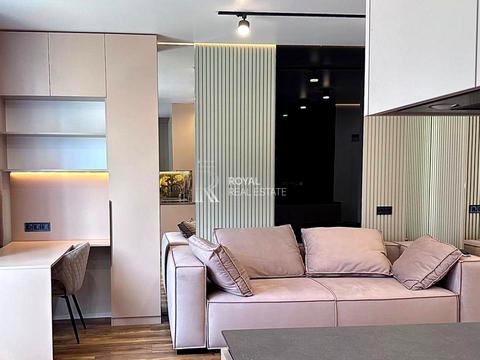 квартира за адресою Салютна вул., (Будинок 02301-02303)