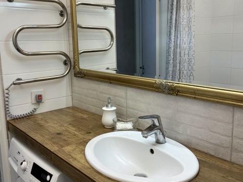 квартира за адресою Регенераторна вул., 4 к5