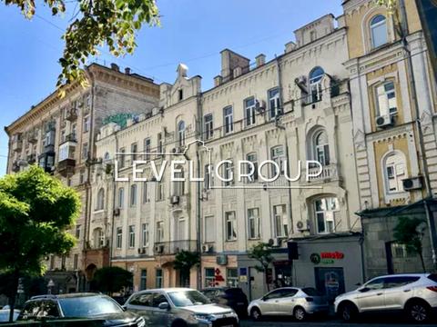 комерційна за адресою Прорізна вул., 11