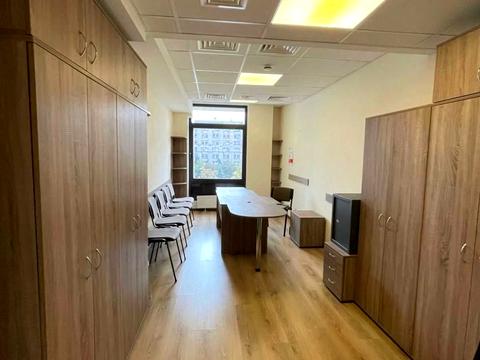 коммерческая по адресу майдан Незалежності пл., 2