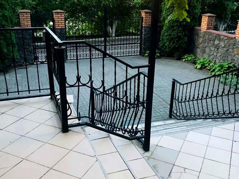 квартира за адресою героїв крут, 4а