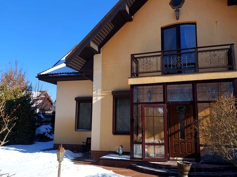 будинок за адресою Молодіжна