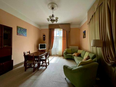 квартира за адресою Пекарська вул., 1