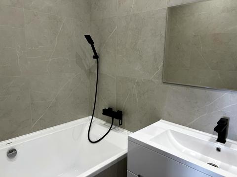 будинок за адресою Михайла Булгакова вул.