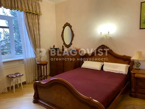 дом по адресу Василя Сухомлинського ул.