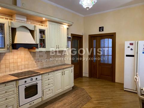 дом по адресу Василя Сухомлинського ул.