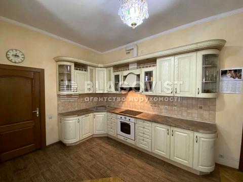 дом по адресу Василя Сухомлинського ул.