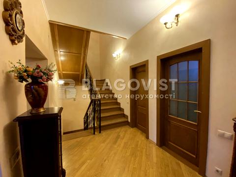 дом по адресу Василя Сухомлинського ул.