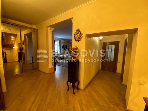 дом по адресу Василя Сухомлинського ул.