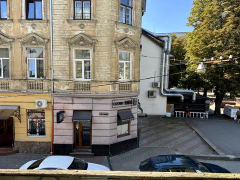 квартира за адресою Лазнева вул., 3